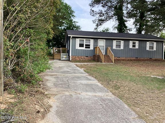 3rd image of 106 Mcarthur Drive