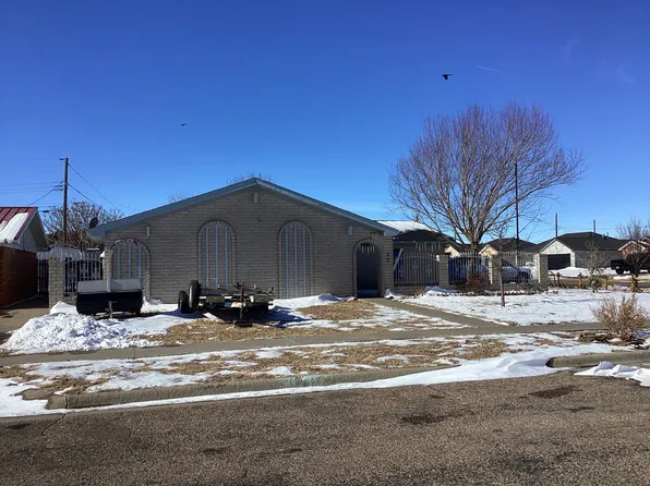 521 Willow Ave, Dumas, TX 79029