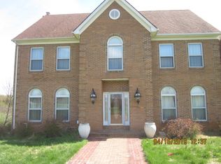 18766 Woodburn Rd, Leesburg, VA 20175