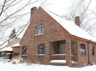 37 Wellington Dr, Pittsburgh, PA 15229