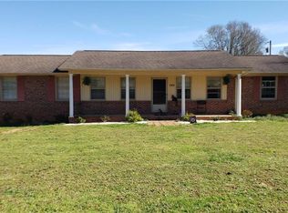 215 Dacus Dr, Williamston, SC 29697