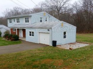 7 Avon Rd, Branford, CT 06405