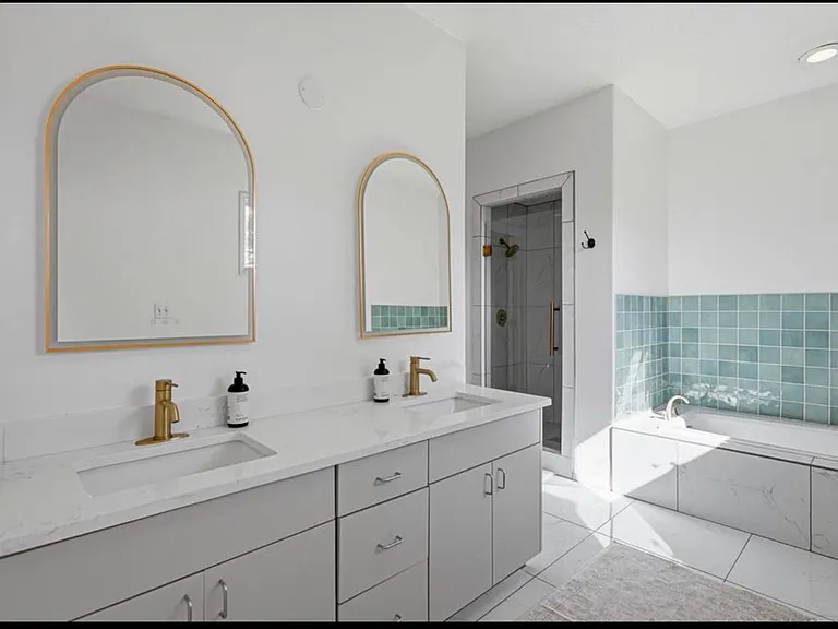 2920 Burton Ave SE — Photo 14