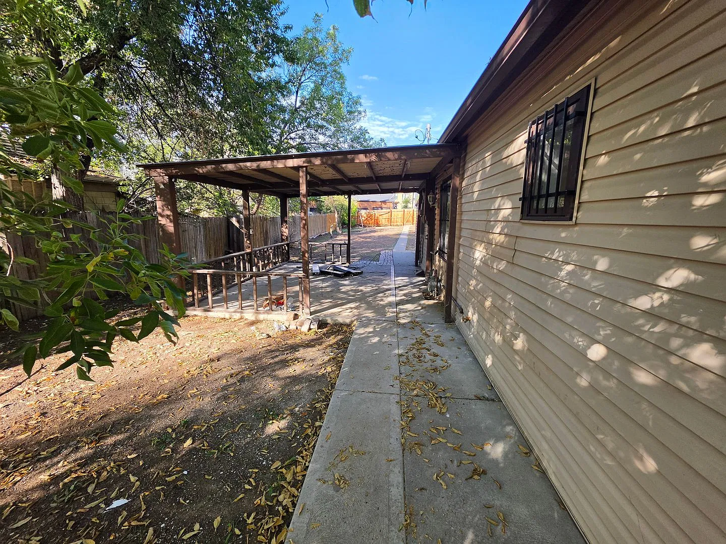 Charming 2-Bedroom Home with Large Fenced Yard Near Light Rail! — Photo 3