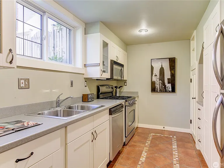 2916 28th Ave W — Photo 22
