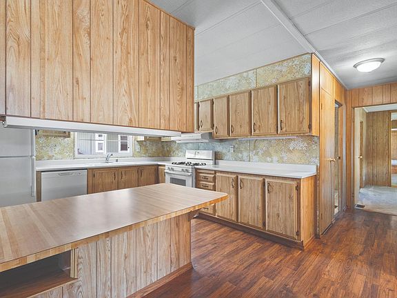 5th image of 1066 Maple Drive