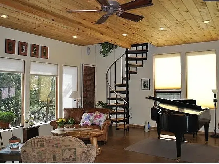 1255 Eagle Trl — Photo 4