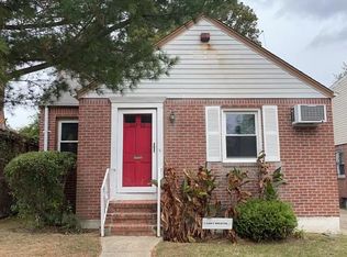 22205 130th Ave, Springfield Gardens, NY 11413