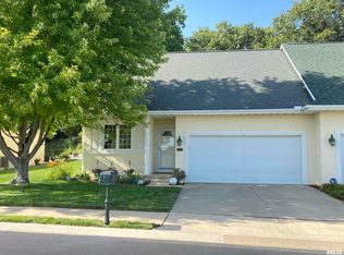 5611 W Woodbriar Ln, Peoria, IL