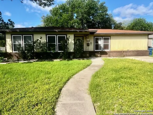 502 Stephenson, Beeville 78102