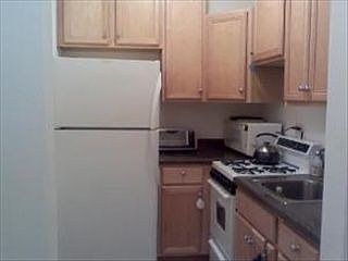 2nd image of 940 W Glenlake Ave Unit 9B