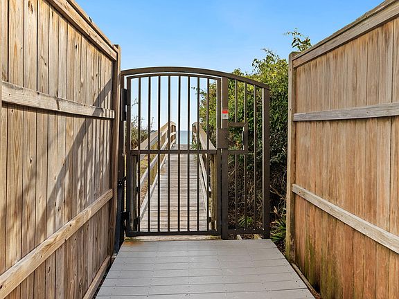 5th image of 18 Kareny Ln