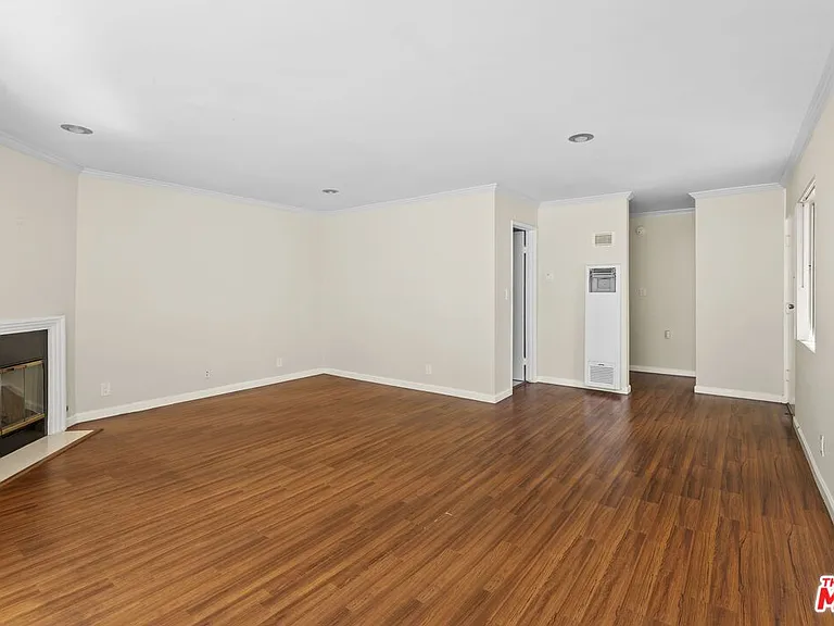 1233 Barry Ave #208 — Photo 12
