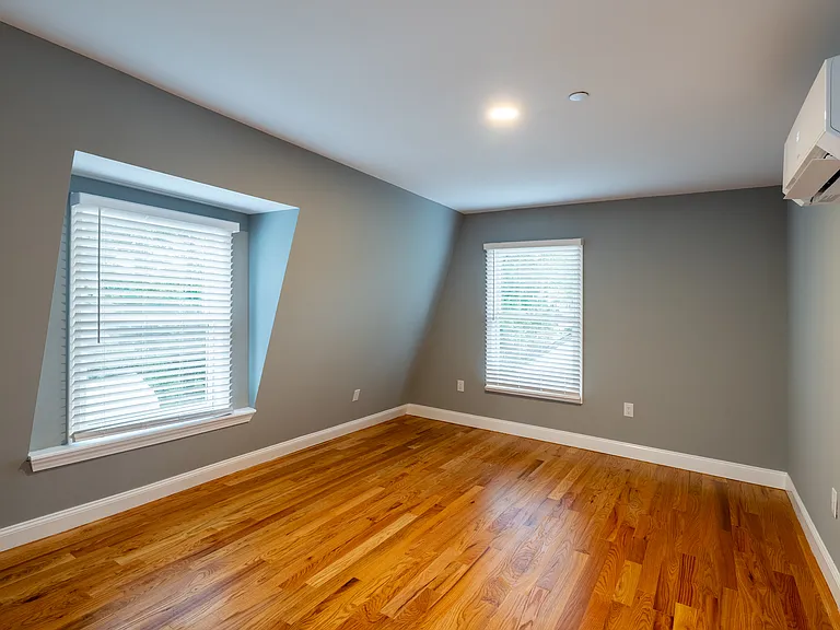 57 Peters Pl #4 — Photo 3