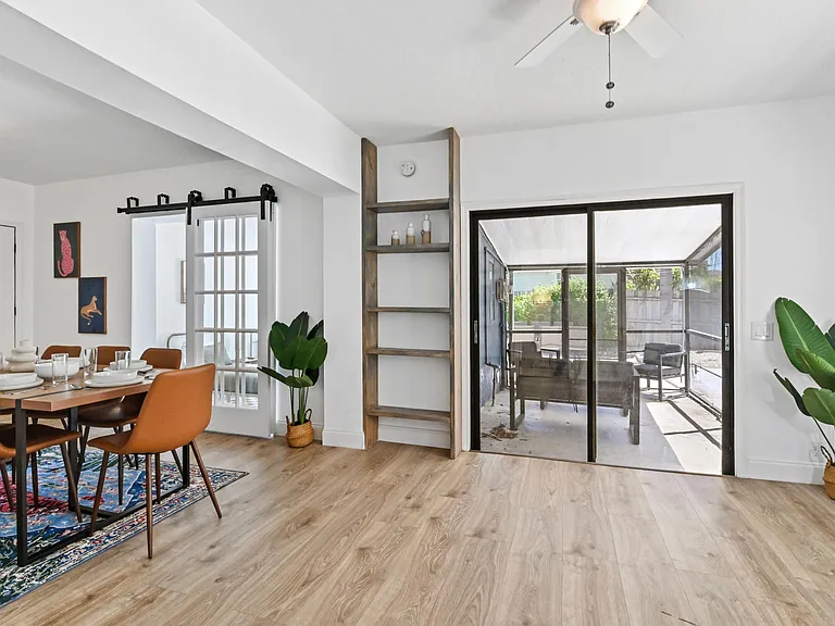 1032 W Jennings St — Photo 12
