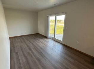 5700 E Radiant Pl, Sioux Falls, SD 57110