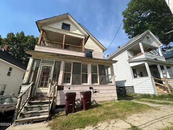 27 Steele Avenue, Gloversville, NY 12078