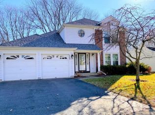 113 N Fiore Pkwy, Vernon Hills, IL 60061
