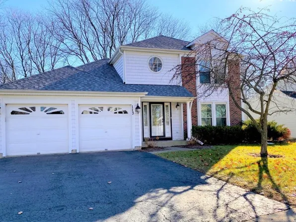 113 N Fiore Pkwy, Vernon Hills, IL 60061