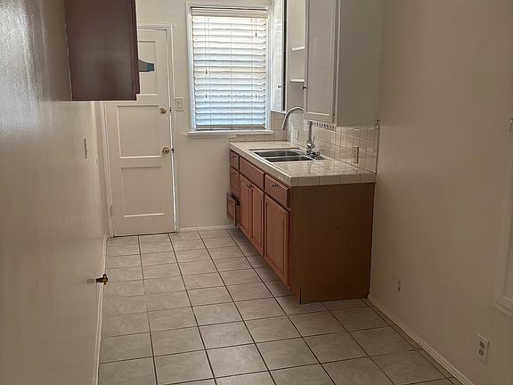 4th image of 4668 N Banner Dr #2