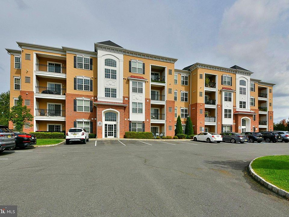 1st image of 1025 Halifax Pl