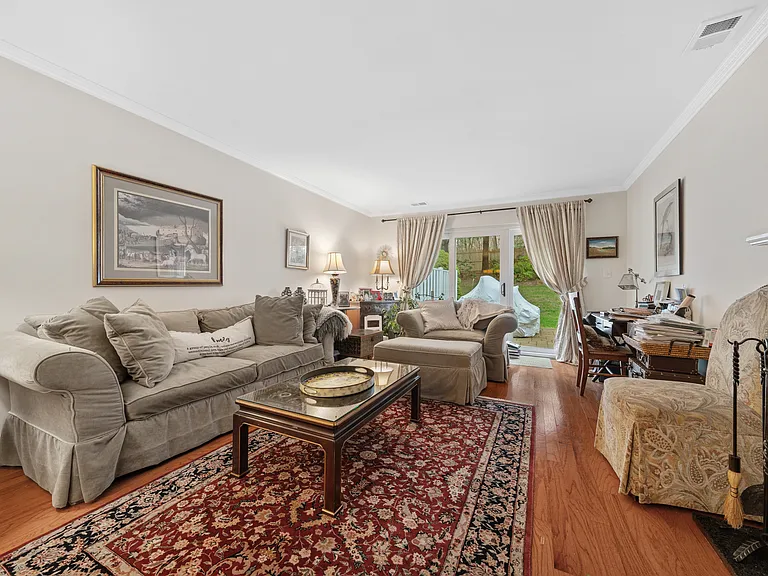 Colony Dr — Photo 8