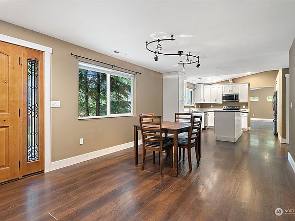 3rd image of 890 E Mason Lake Drive E