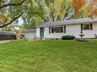 6164 Oak Knoll Dr, Woodbury, MN 55125