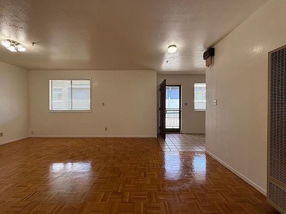 3rd image of 3672 39th Ave #5