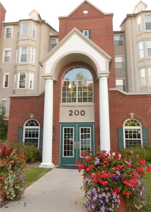 1st image of 200 Fox Hollow Dr APT 307