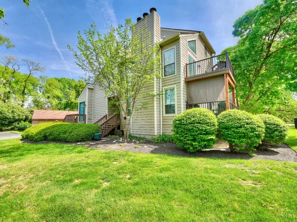 9450 Hunters Creek Dr, Cincinnati, OH 45242