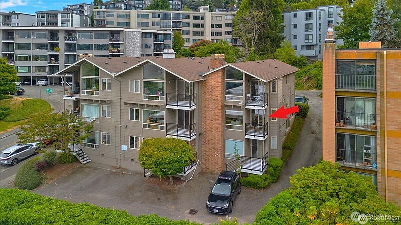 3rd image of 3700 W 25th Place #201