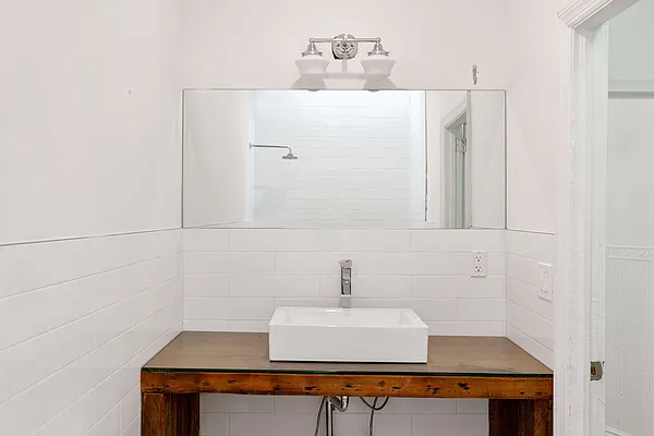 Rented by Brickwood BWR LLC | media 10