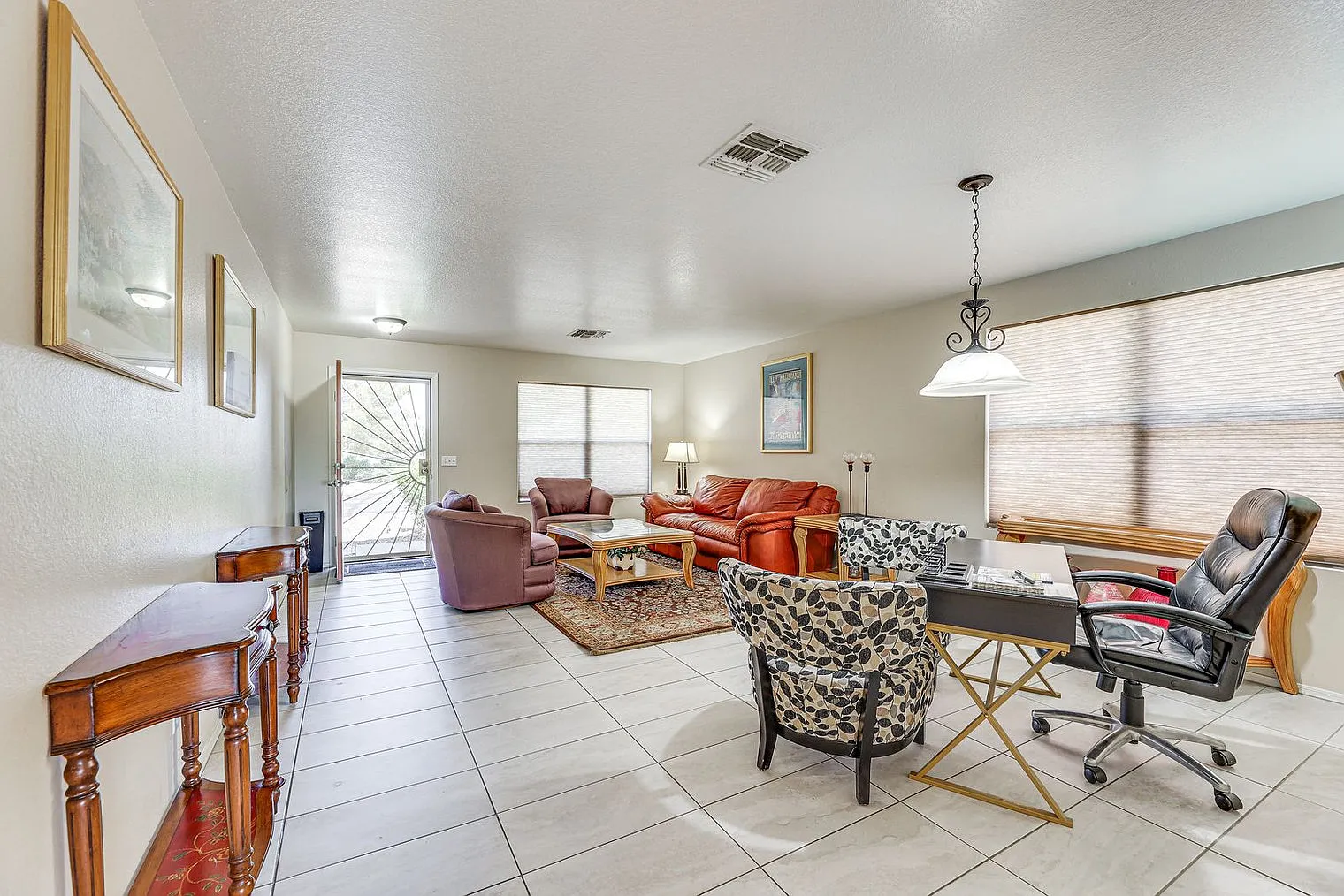 4 bed, 2.0 bath, 1969 sqft, $4,257 — Photo 1