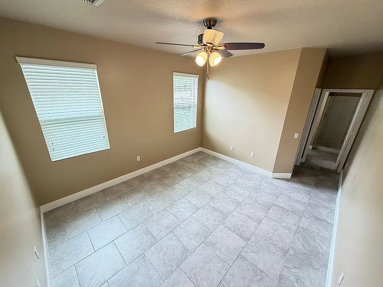 2411 Grasmere View Pkwy N — Photo 23