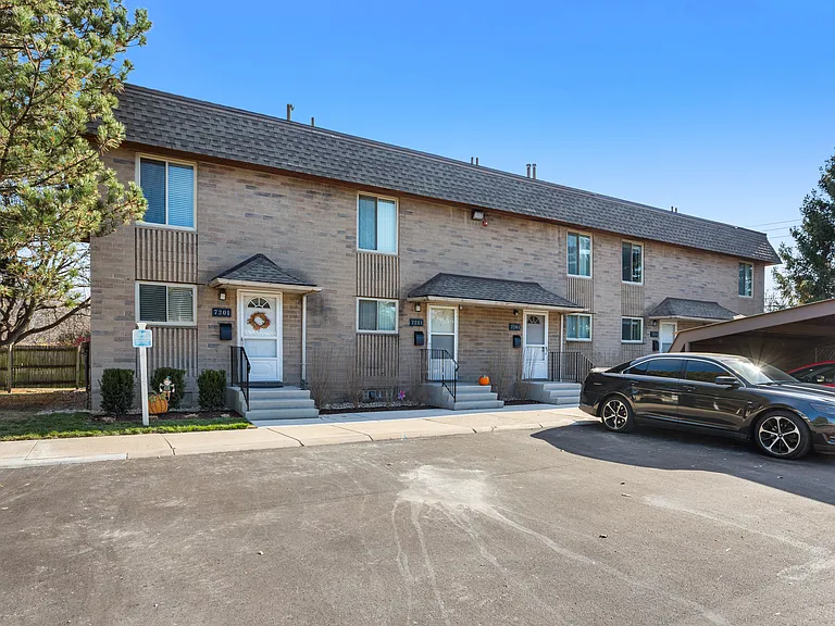 Windsor Woods Apartments — Photo 26
