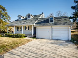 445 Breezeview Cir, Macon, GA