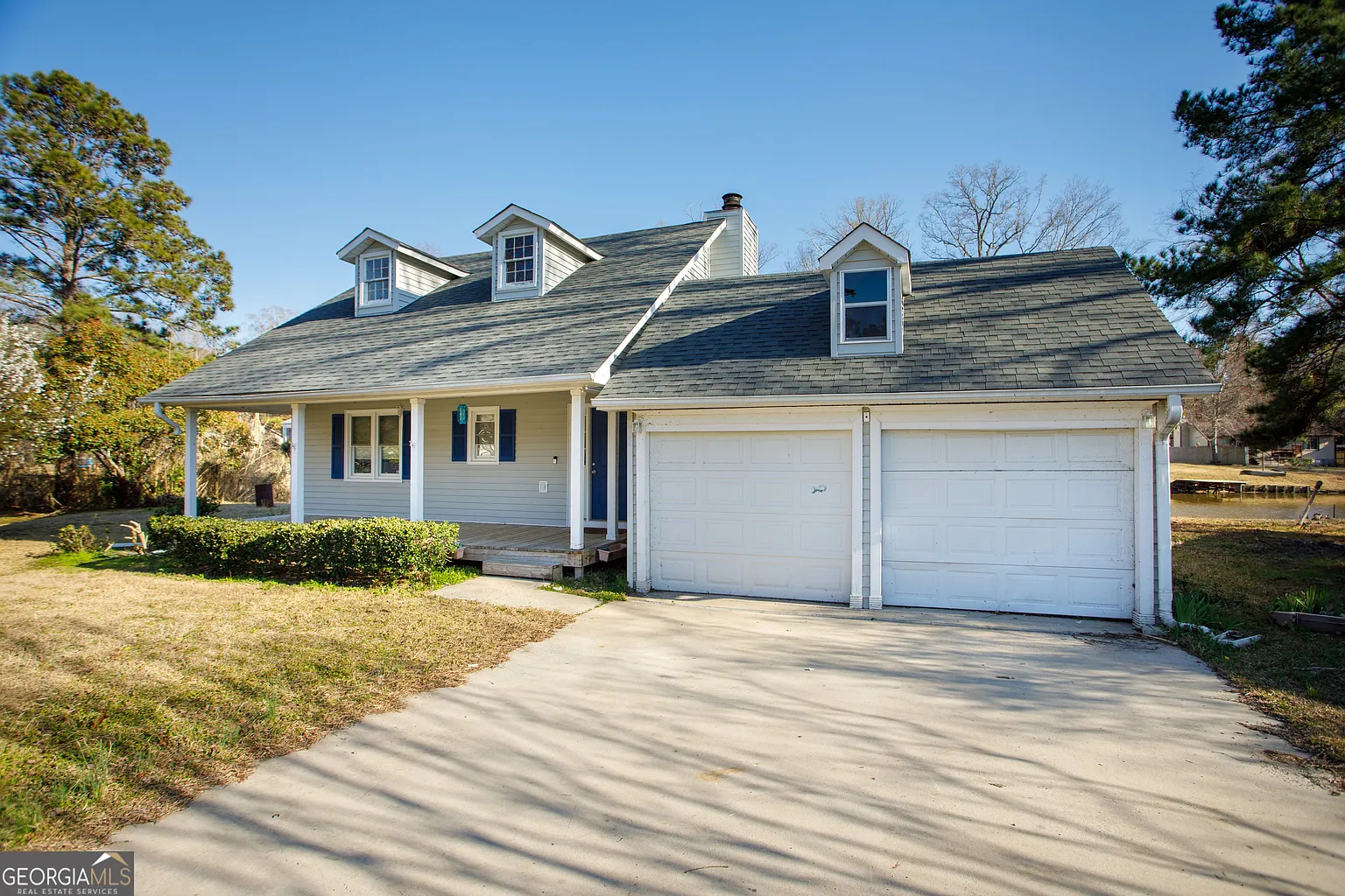 445 Breezeview Cir photo 1