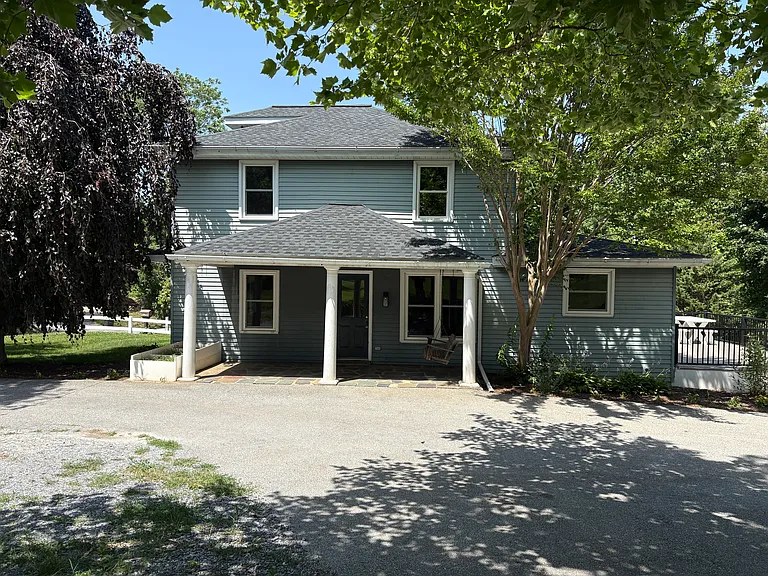 424 Wagontown Rd — Photo 1
