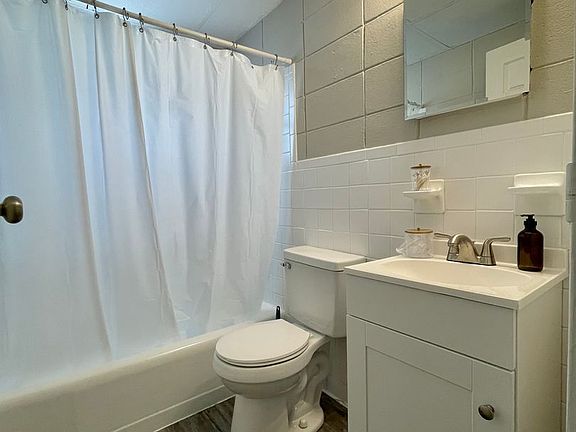 5th image of 2053 Coburn Avenue Blvd Unit 7