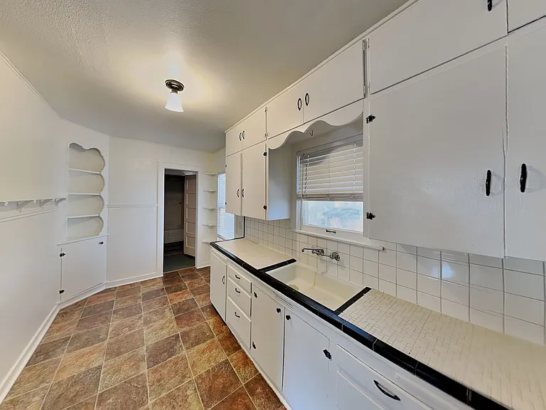 3333 W 5th St — Photo 7