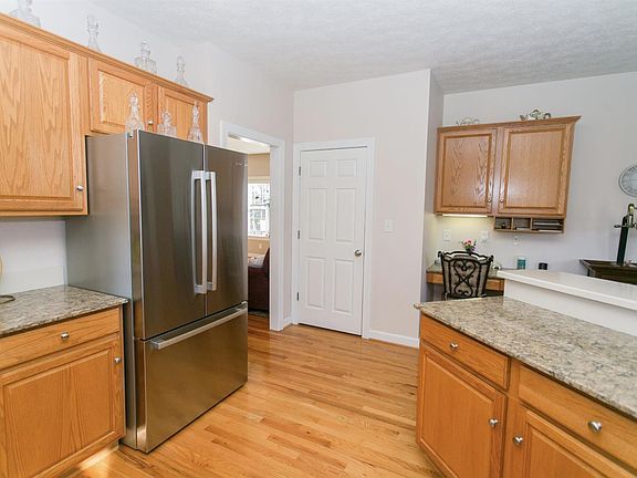 4th image of 1222 Ashburn Dr