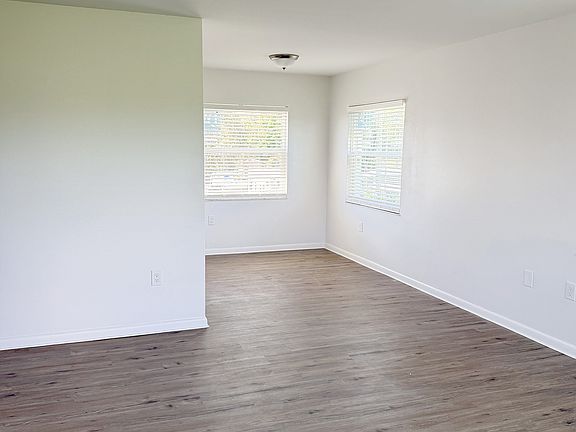 5th image of 210 Albee Rd W #C