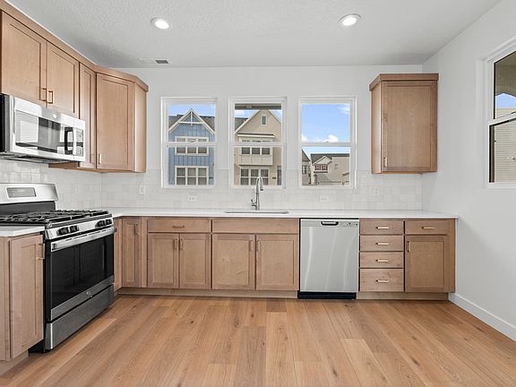 3rd image of 6636 W Skip Rock Rd