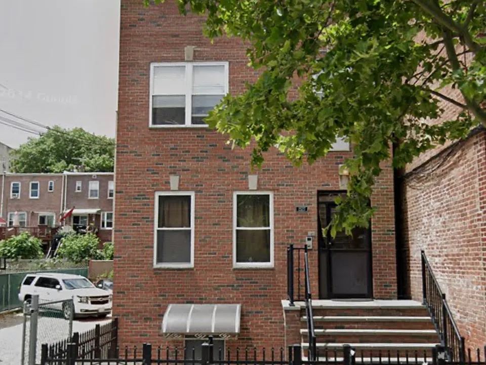 2527 Matthews Ave #1R