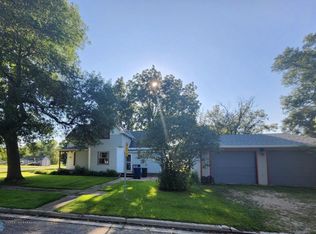 642 6th St, Wyndmere, ND 58081