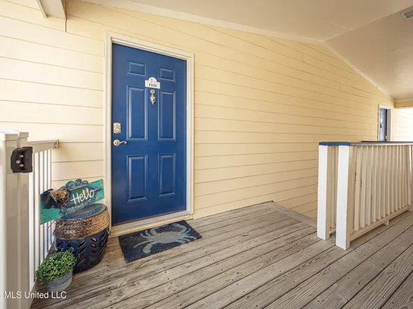 2421 Beach View Dr #H08, Ocean Springs, MS 39564