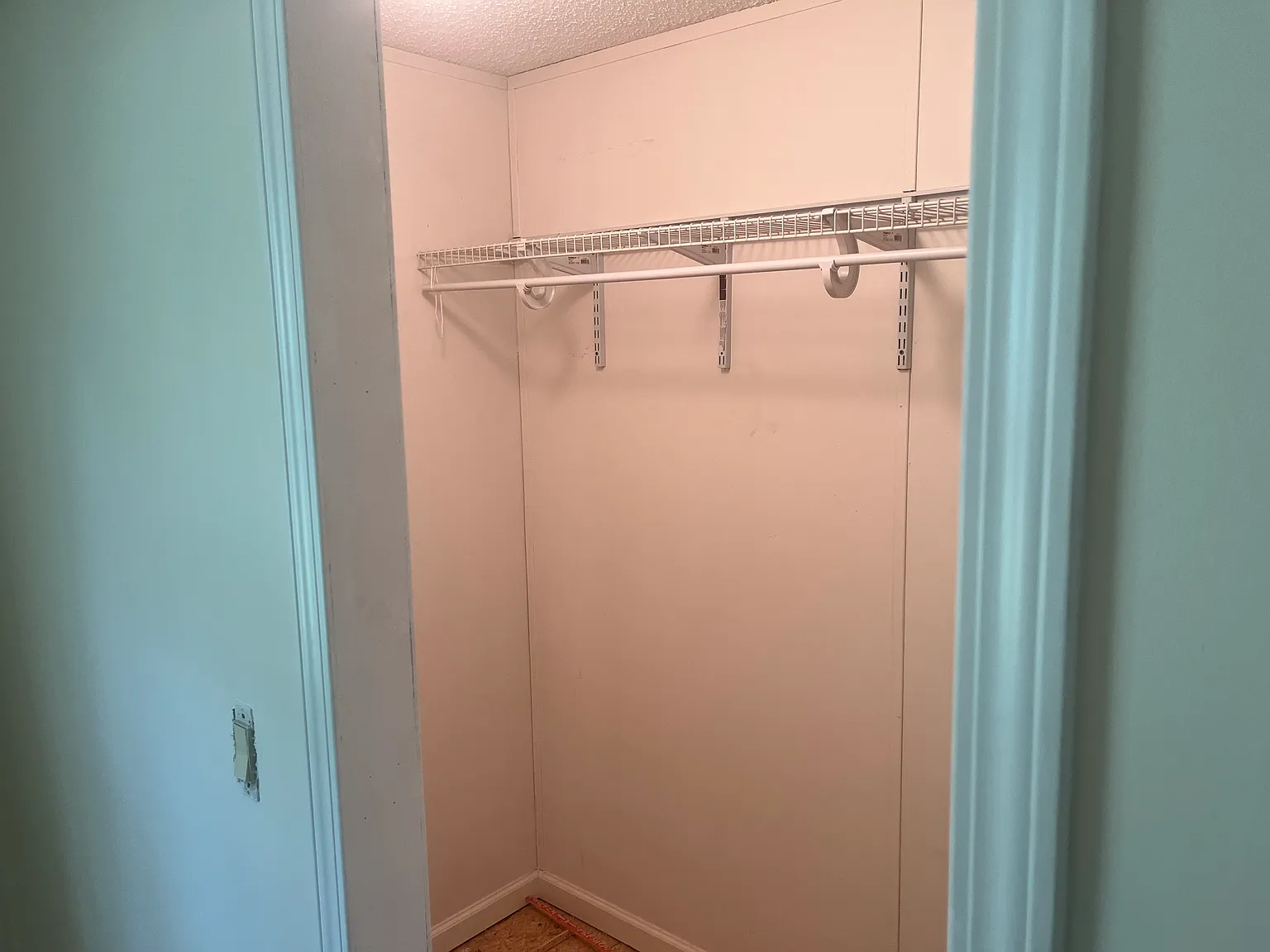 3 bed, $1,800 — Photo 4