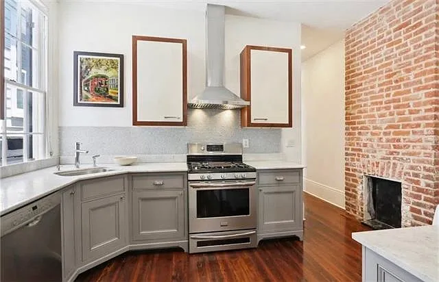 939 Jackson Ave — Photo 5
