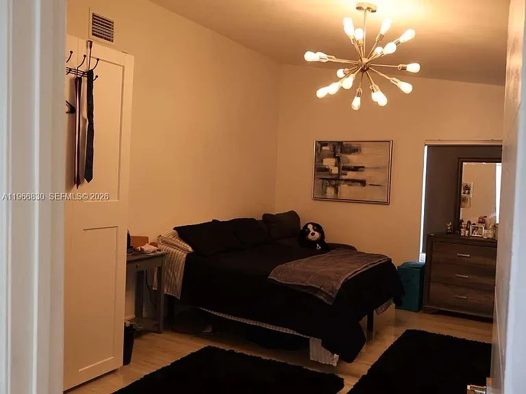 5505 SW 9th St #5505 — Photo 5